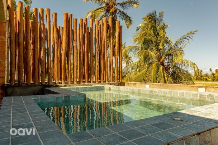 Casa com Piscina Privativa Lambari 107 by Qavi