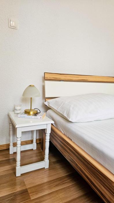 One-Bedroom Apartment, 10min from the City Center