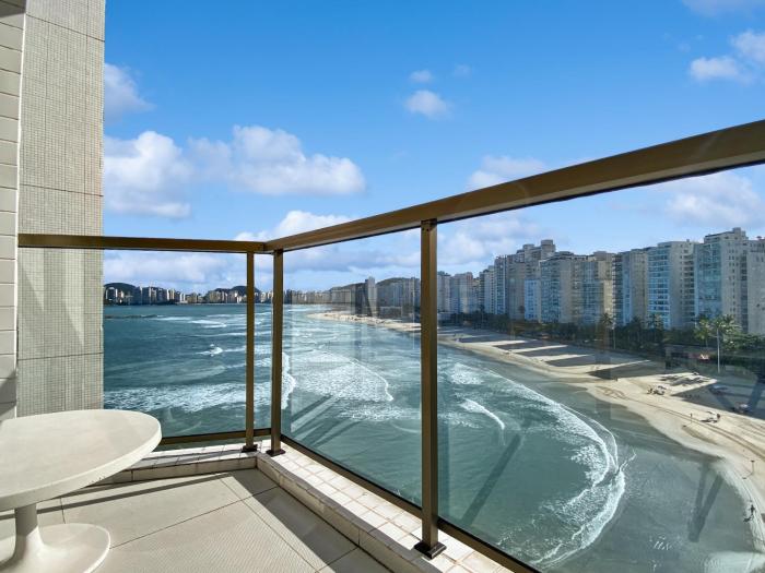 Beira mar - 3 Suítes - 1 quarto - AC - Serviço de Praia