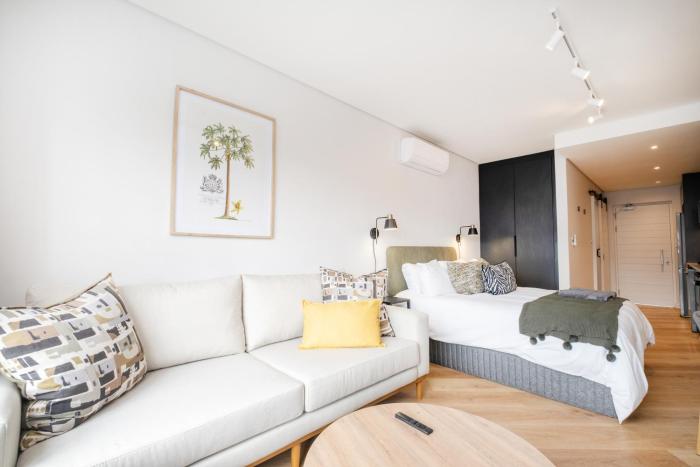 Paarl Studio 138 - Ultra Modern Apartment with AC and onsite Parking