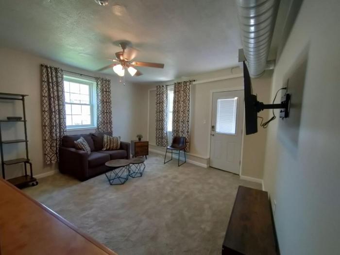 Neville Island Motel