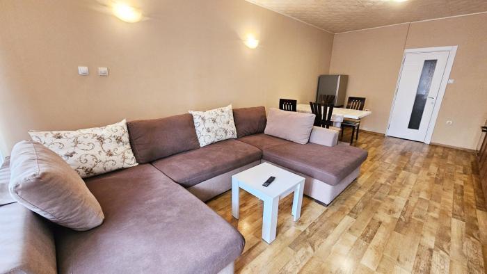 Green House Apartment