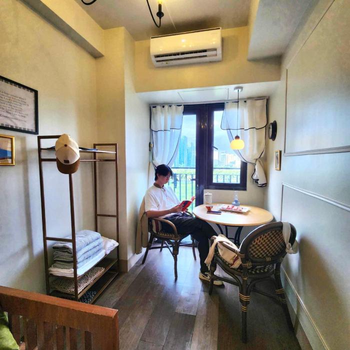 MOA Staycation The Baycourt at Shore Residences Near Mall of Asia IKEA NAIA SMX Convention Center MOA Concert Grounds