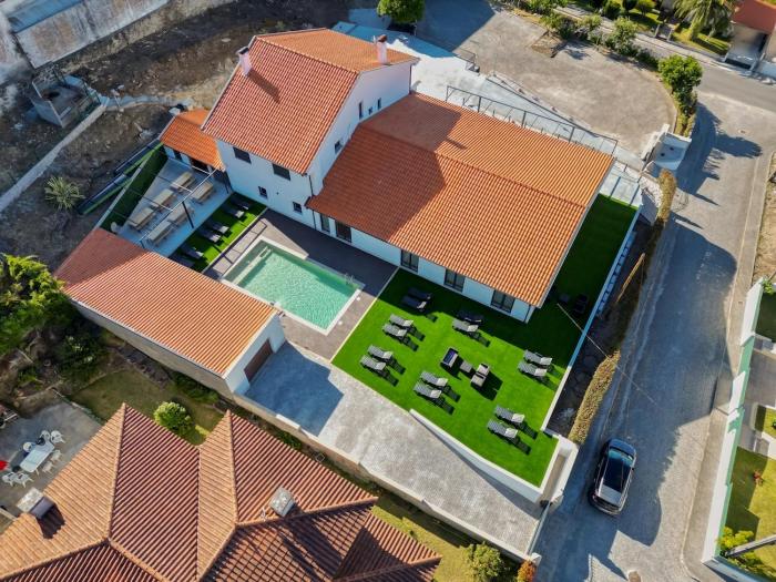 Moradia Sossegada Com Piscina