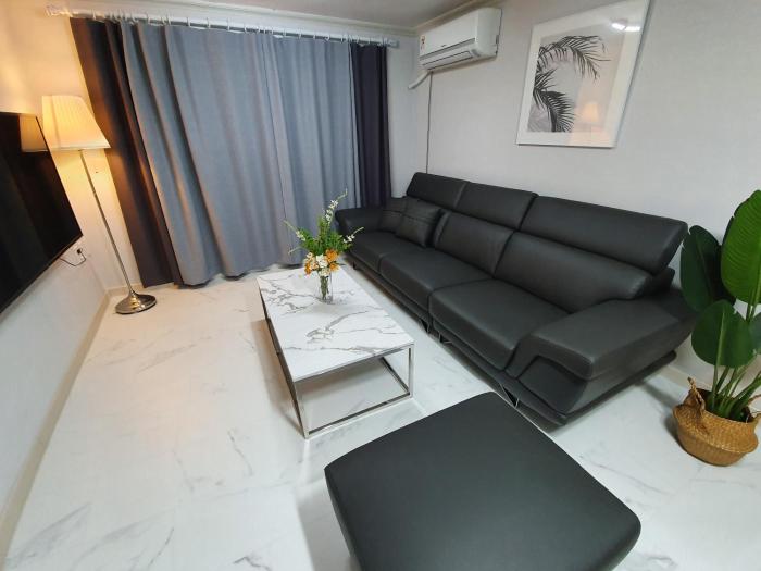 Hongdae Entrance Station #Exit 6 #3 Rooms#