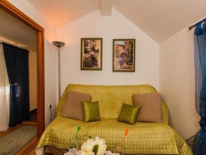 Apartments Roda - One Bedroom Apartment with Terrace Mira - ST