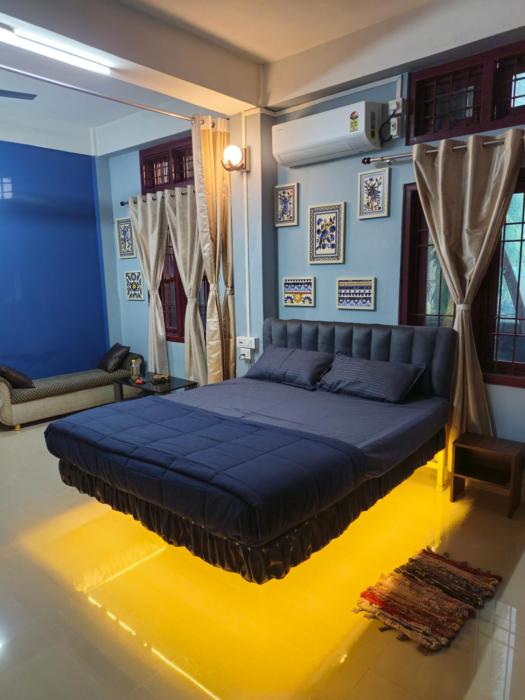 The Urban Homestay Premium Floating Bed AC Room Free Parking