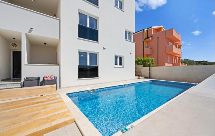 Awesome Apartment In Razanj With Wifi
