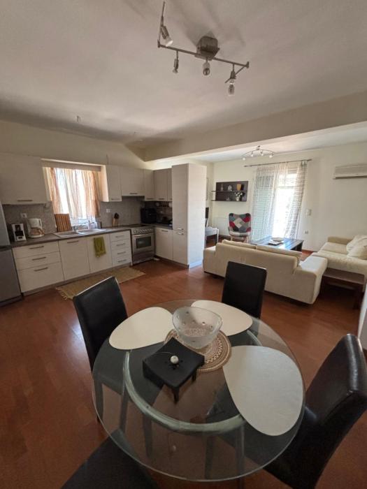 Elegant Flat in Elliniko with Sea View & Parking