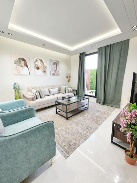 Two bedroom apartment and private balcony-15