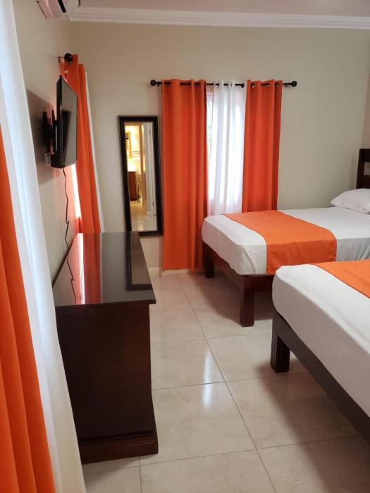 Ajs Treasure -gated with pool in Ocho Rios