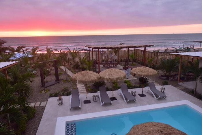 Cocolobos Beach Resort