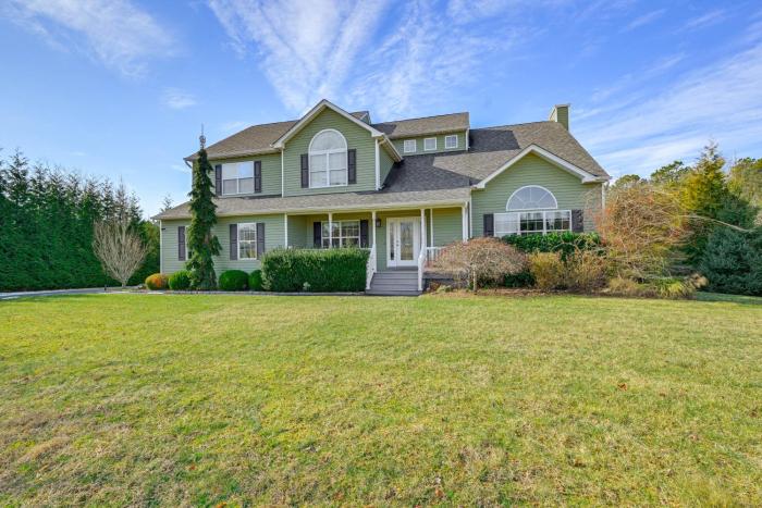Private Pool and Deck Luxe Home in East Moriches