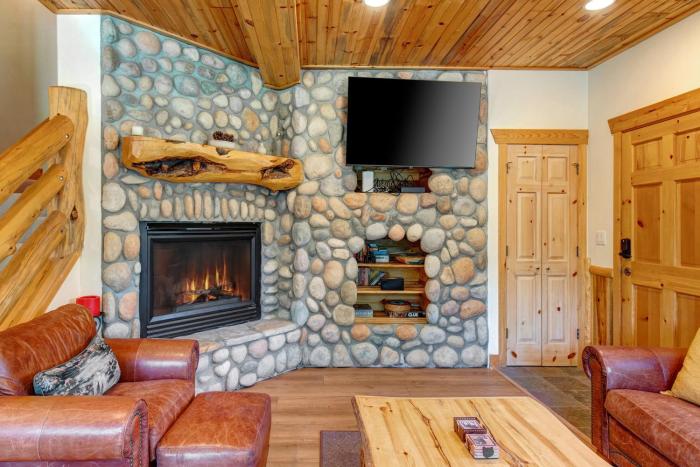 Timber Wolf Lodge 7C condo