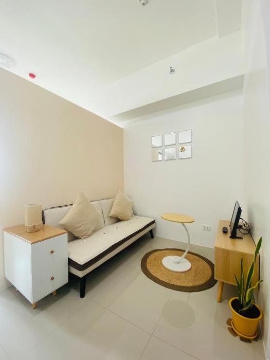 Modern Minimalist City Views in Prime Location