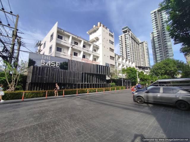 The Base Condo Central Pattaya Sea View Room