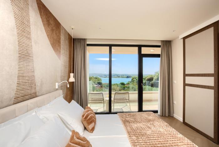 Japandi Sea View 3BR Apartment, Pomer, 5 Min Walk to Beach