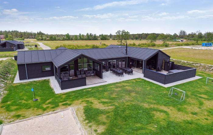 Cozy Home In Ålbæk With Sauna