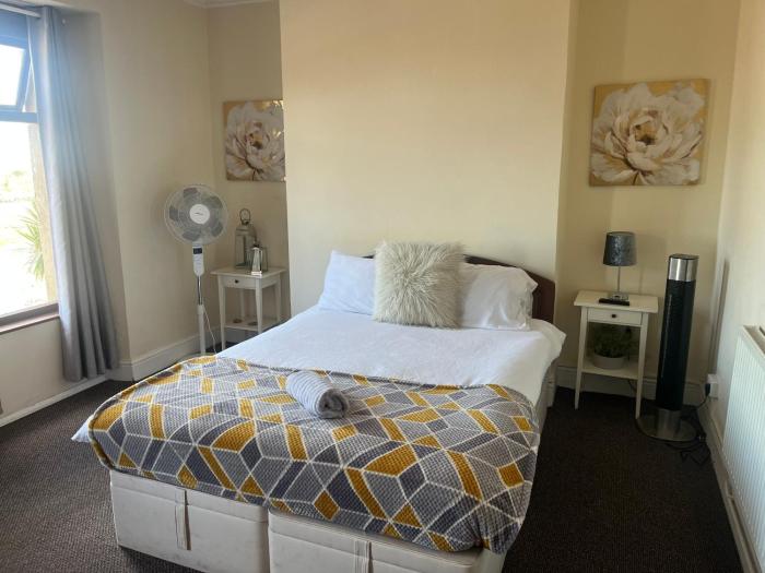 284 - Room 5 - Beachfront - Fantastic sea views