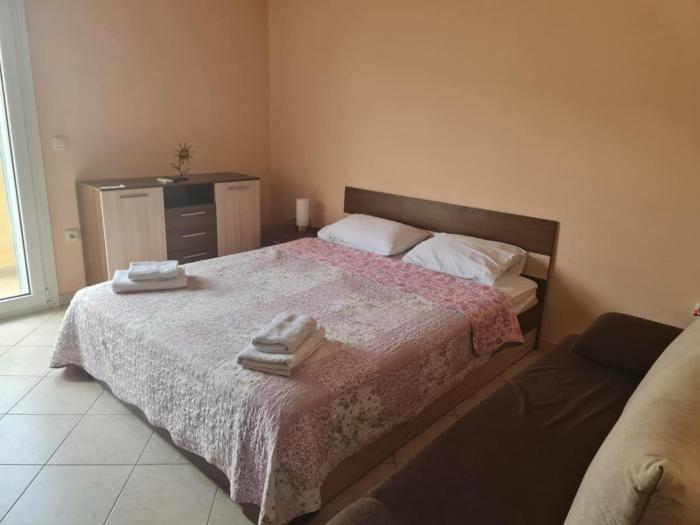 Giotas house-free parking