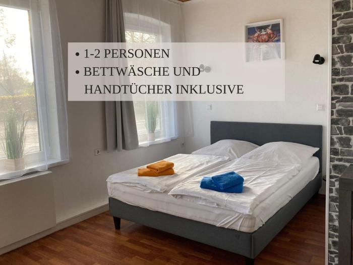 Haus Krabbe Zimmer ohne Küche, zentral gelegen zwischen Cuxhaven und Bremerhaven, Unterstellmöglichkeit für Fahrräder und E-Bikes, hauseigener Parkplatz, Hunde kostenfrei willkommen