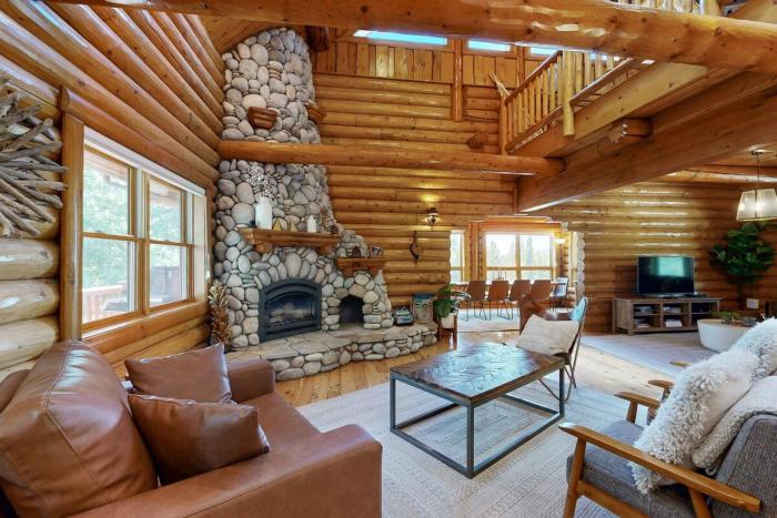 Bow Canyon Oasis ~ Luxury Moonridge Log Home Game Room & Loft
