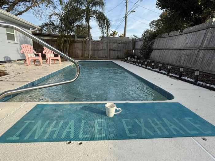Captains Cove with pool in Sunny Largo, FL