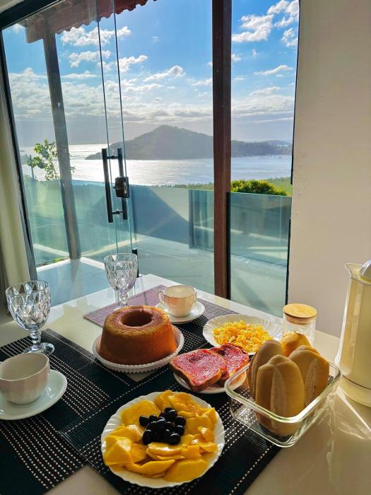Casa com vista para o mar à 5min da praia em Paraty RJ - 10min de carro do centro histórico