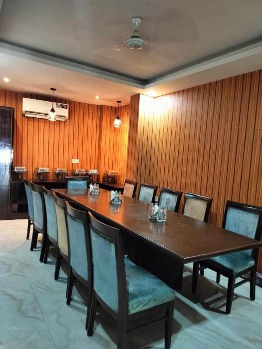 The Iconic Hotel Delhi International Airport