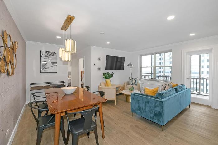 Comfortable 2BR condo near MARTA