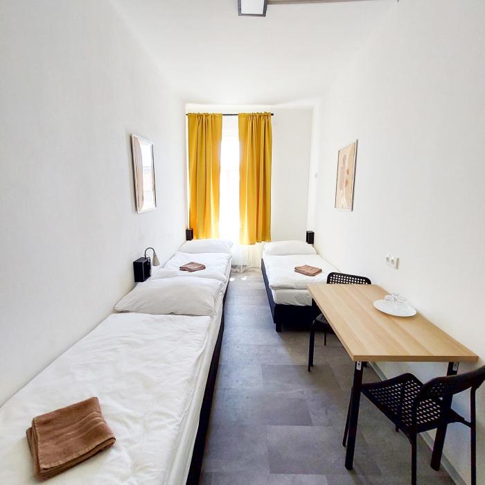 Sunny room in centre of Prague H1