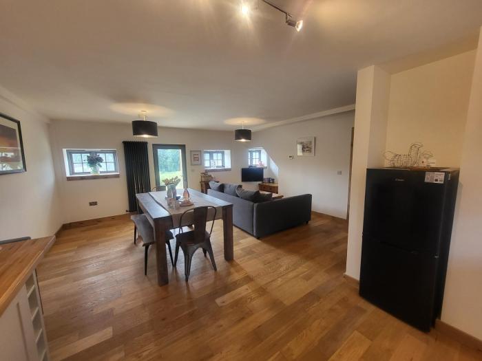 3 Bedroom Cottage - Sleeps 5 - Hot Tub Parking