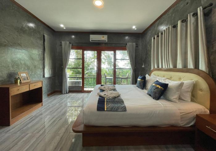 Charming and Exotic Seaview 2-Bedroom House in Patong