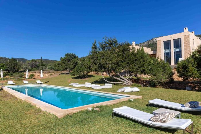 Elegant Villa Escape in San Jose, 1036