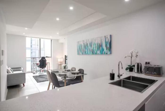 08M Abnb-Style Mascot 2BR near Station Airport and City with Free Parking