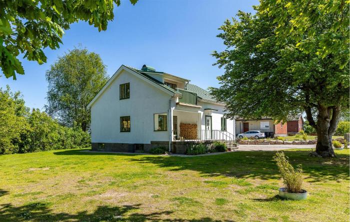 3 Bedroom Awesome Home In Lessebo