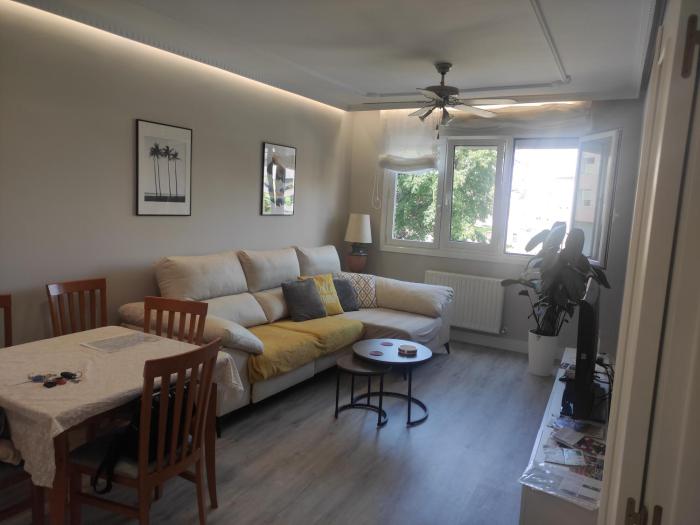 Spacious with free parking in Old Town-Casco Viejo