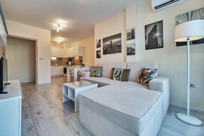 Varna South Bay - Monk Apartment