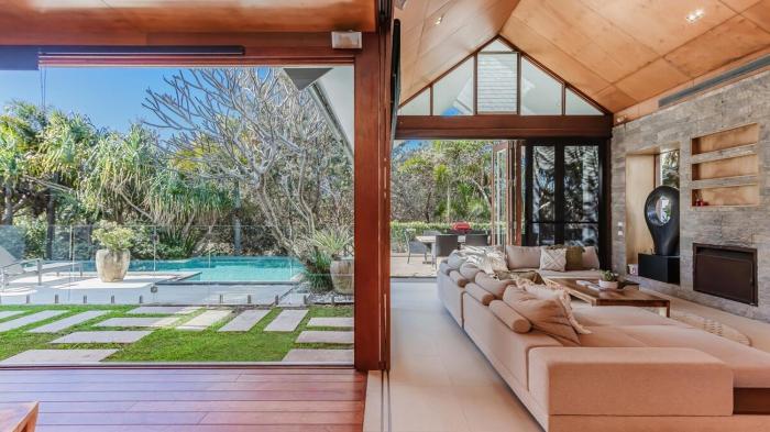 Santi House - Beachfront home with ocean views