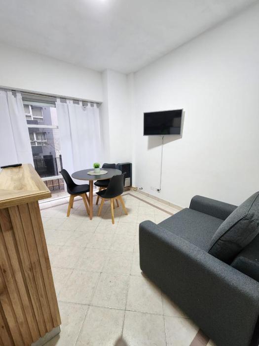 Dpto zona Güemes 2 amb con balcón