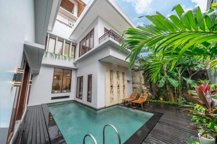 Modern 5BR Luxury Villa with Pool & Rooftop - 100m from Sanur Beach