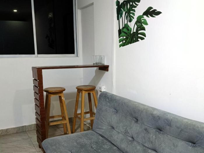 Estudio 1er Piso Parking Moto Cerca Parque Novios