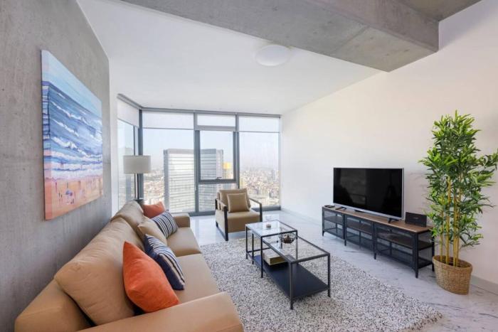 Bright Lovely Deluxe 1BD CondoPoolViews! #134