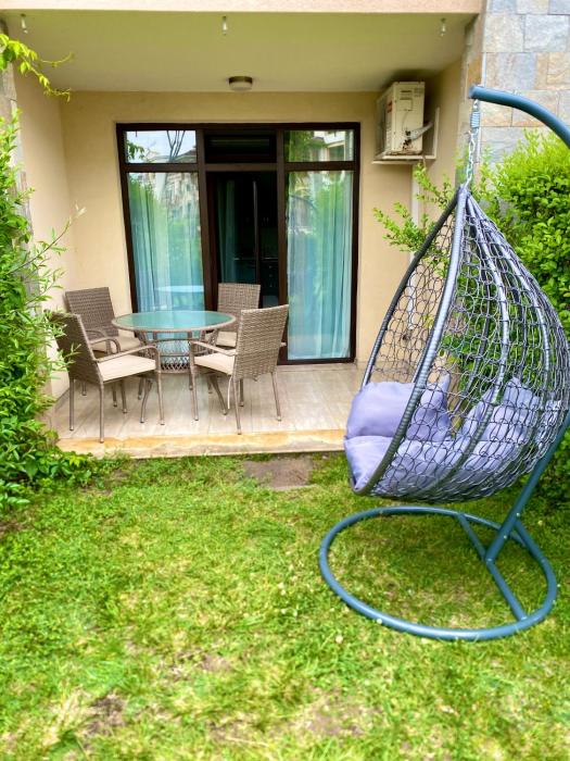 Green life private garden studio