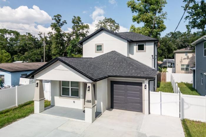 Tampa 3BR Near Zoo & Cruise Port - Sleeps 8