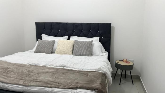 Luxury first floor Apartment Pool kingside suite