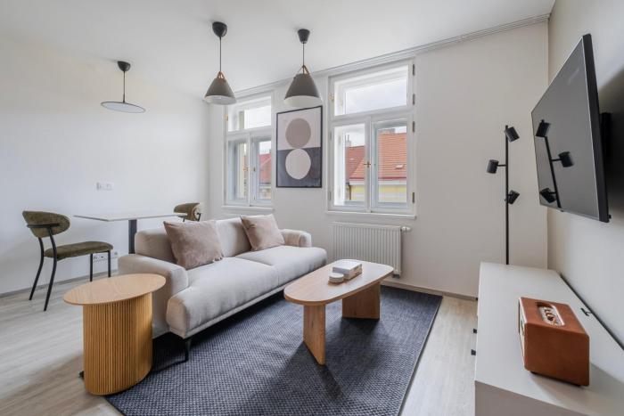 Blueground Nusle city view nr Vysehrad PRG-76