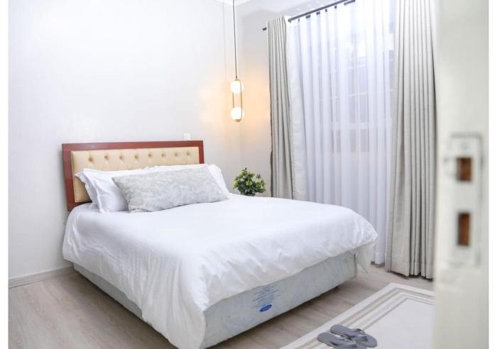 The Petal Pouch, Naivasha