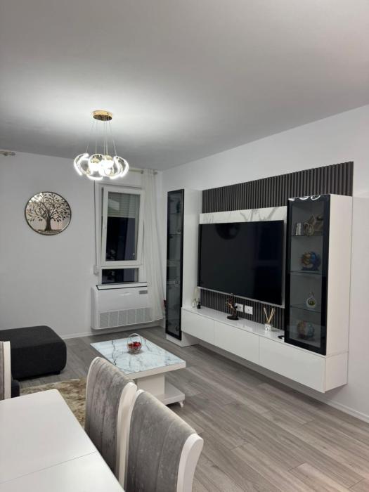 Brattis Apartment 2 Near Tirana Center And Mother Teresa International Airport