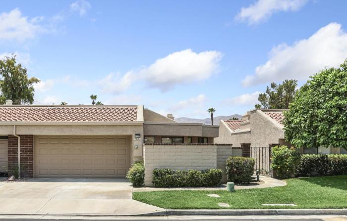 Spacious Single-Story Condo with Golf Course Views